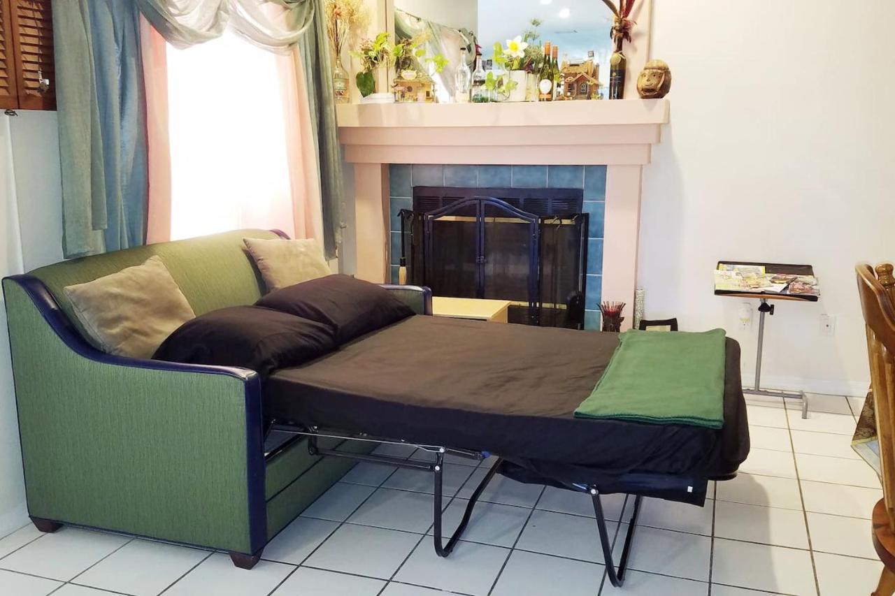 Cozy And Conveniently Located Pool Home With Free Wifi Тампа Екстериор снимка