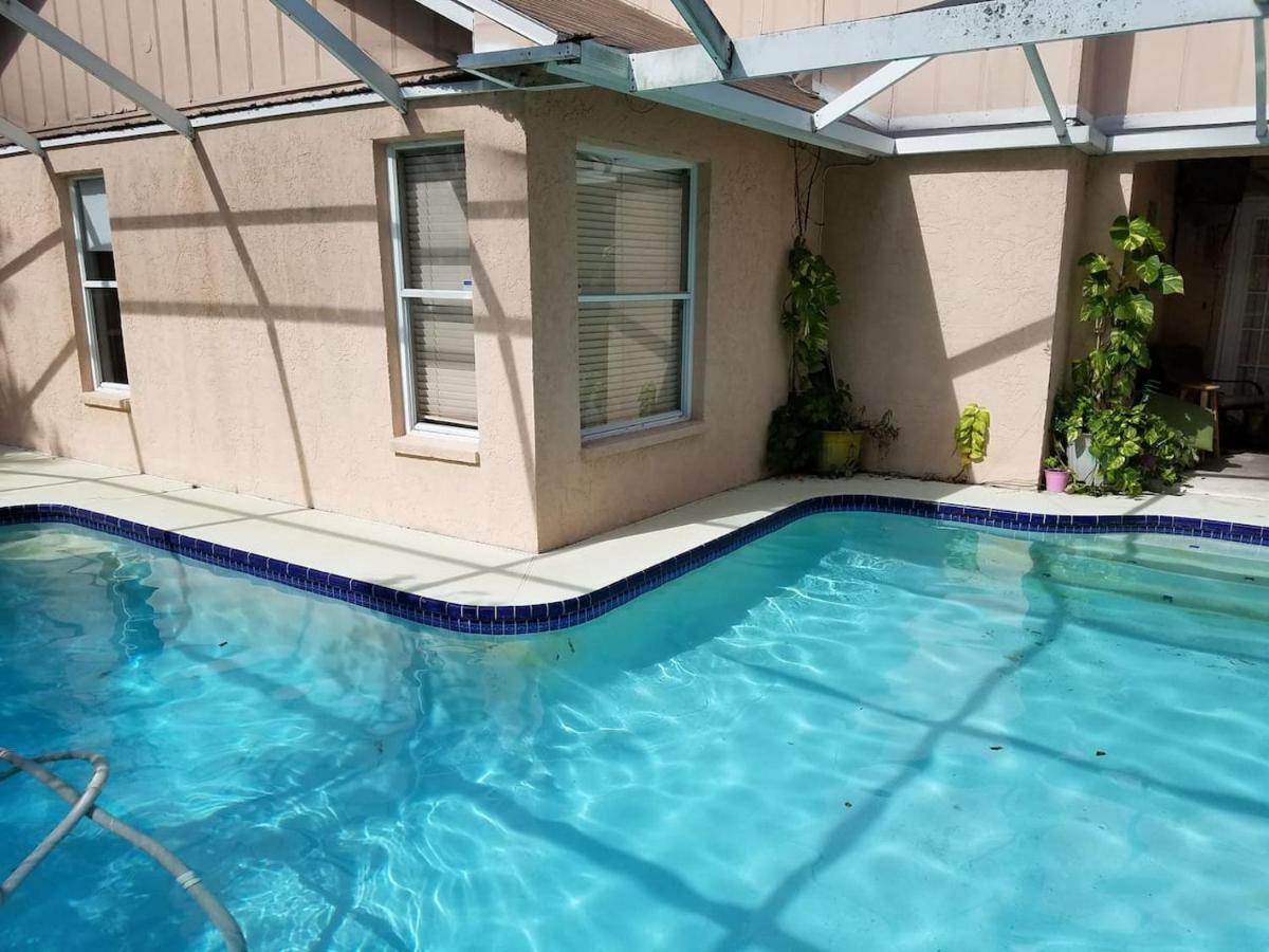 Cozy And Conveniently Located Pool Home With Free Wifi Тампа Екстериор снимка