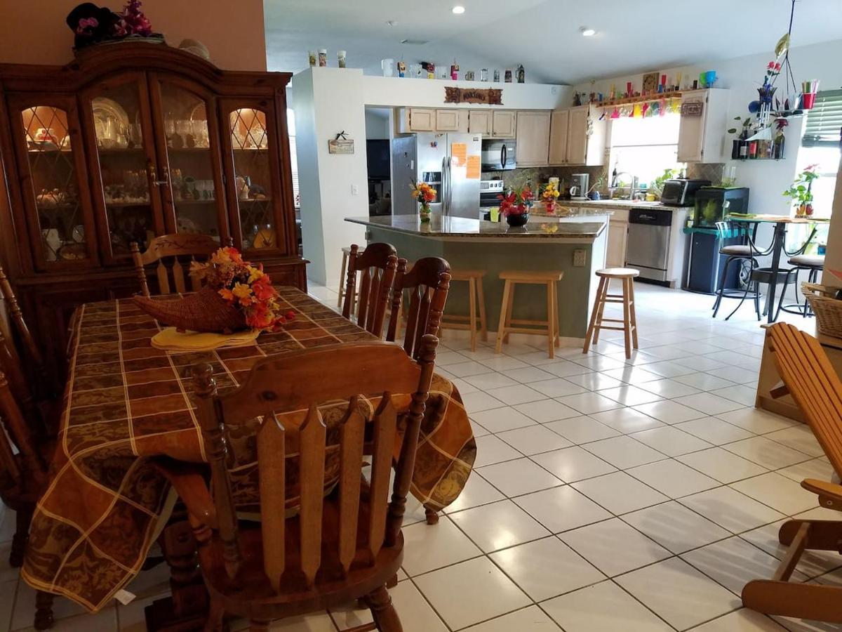 Cozy And Conveniently Located Pool Home With Free Wifi Тампа Екстериор снимка