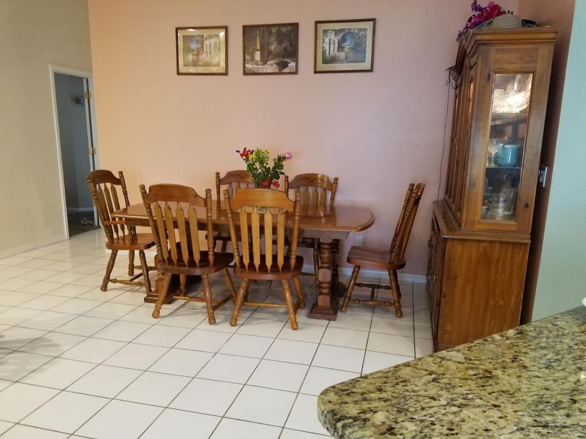 Cozy And Conveniently Located Pool Home With Free Wifi Тампа Екстериор снимка